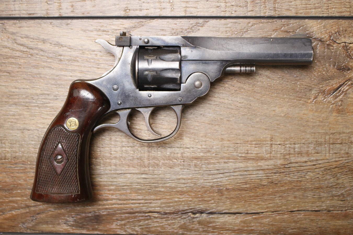 H AND R 926 22 Cal 9-Shot Police Trade-in Revolver